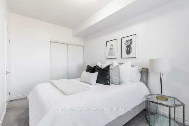 277, Gatwick, 1015 - RO River Oaks, Oakville