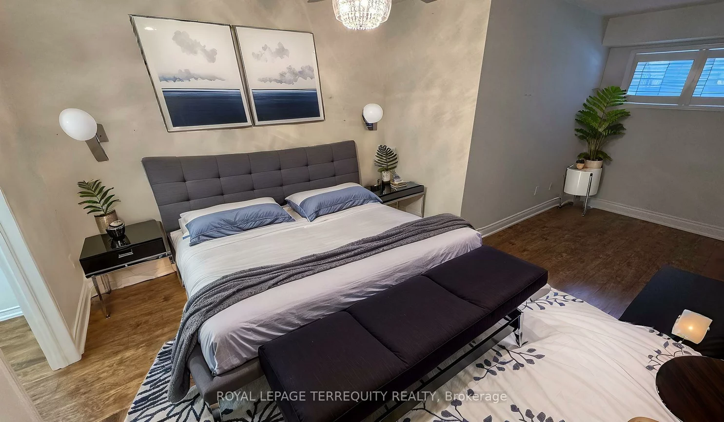 2450, Post, 1015 - RO River Oaks, Oakville
