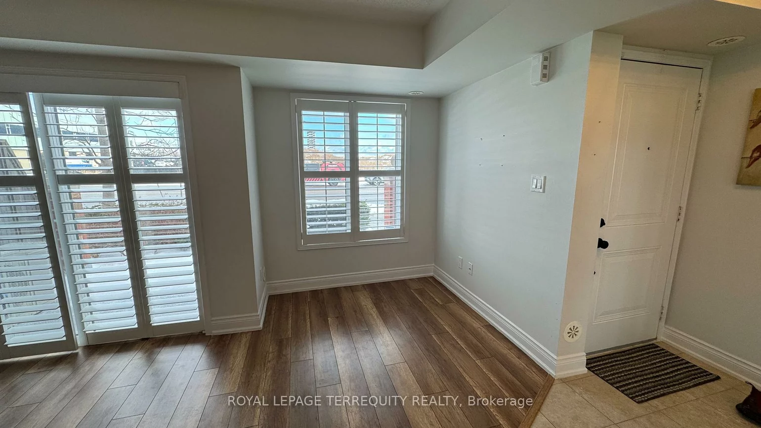 2450, Post, 1015 - RO River Oaks, Oakville