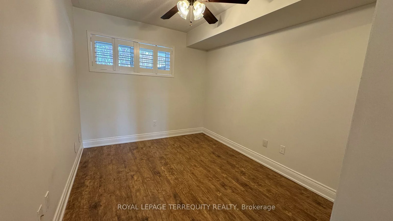 2450, Post, 1015 - RO River Oaks, Oakville