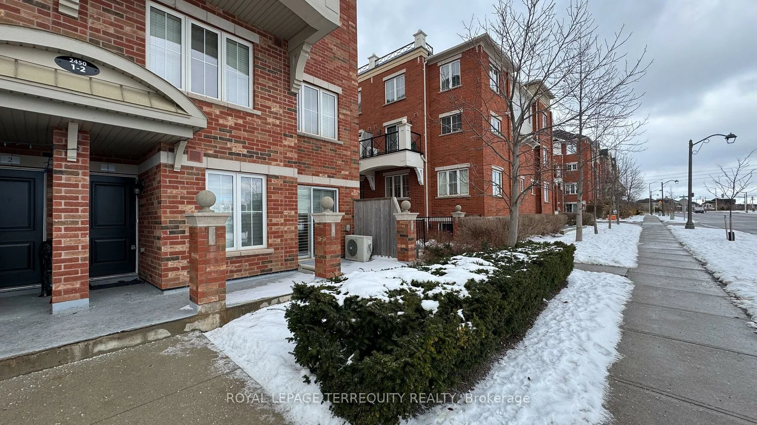 2450, Post, 1015 - RO River Oaks, Oakville