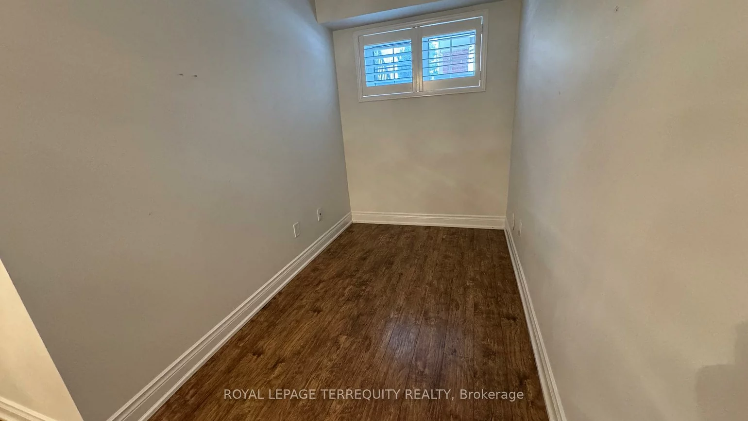 2450, Post, 1015 - RO River Oaks, Oakville
