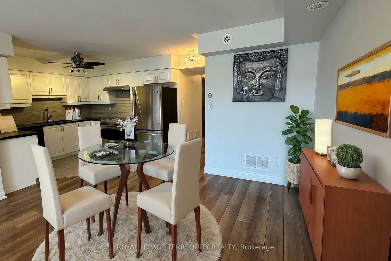 2450, Post, 1015 - RO River Oaks, Oakville