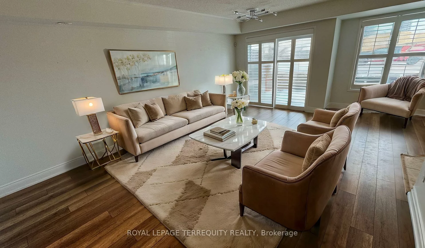 2450, Post, 1015 - RO River Oaks, Oakville