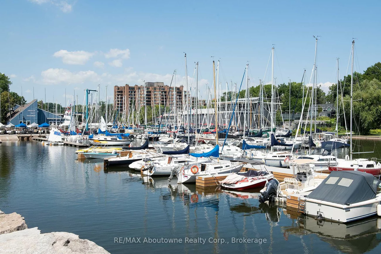 100, Lakeshore, 1013 - OO Old Oakville, Oakville
