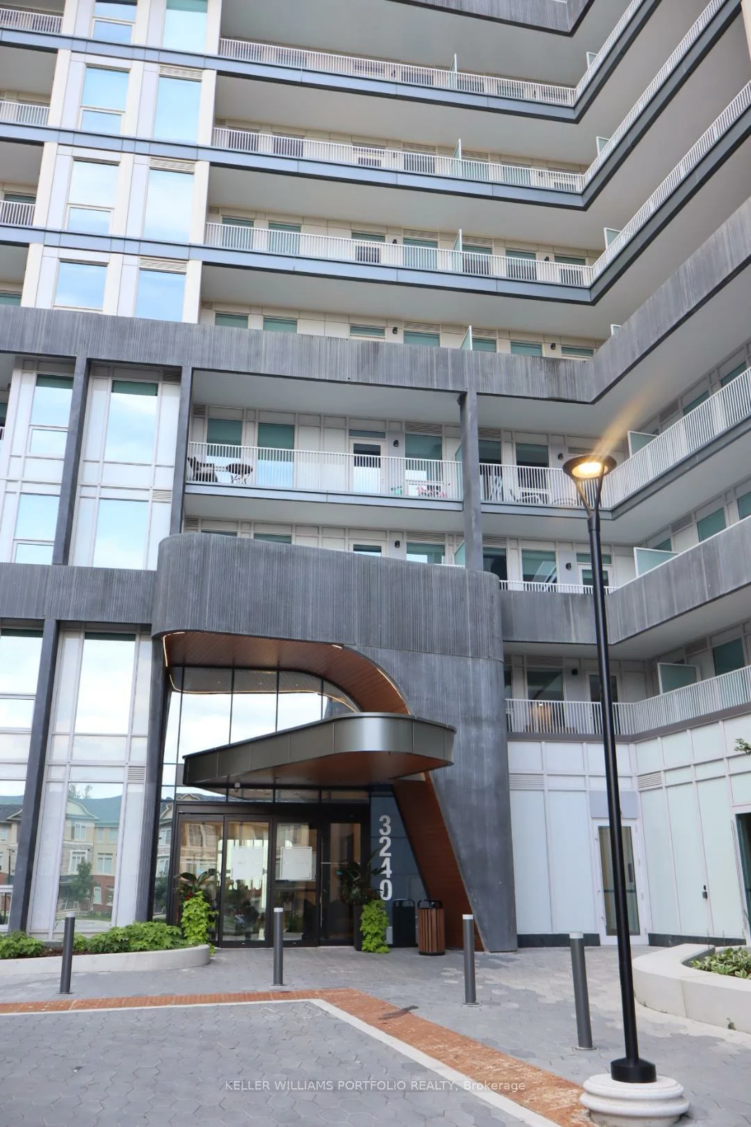 3240, William Coltson, 1010 - JM Joshua Meadows, Oakville