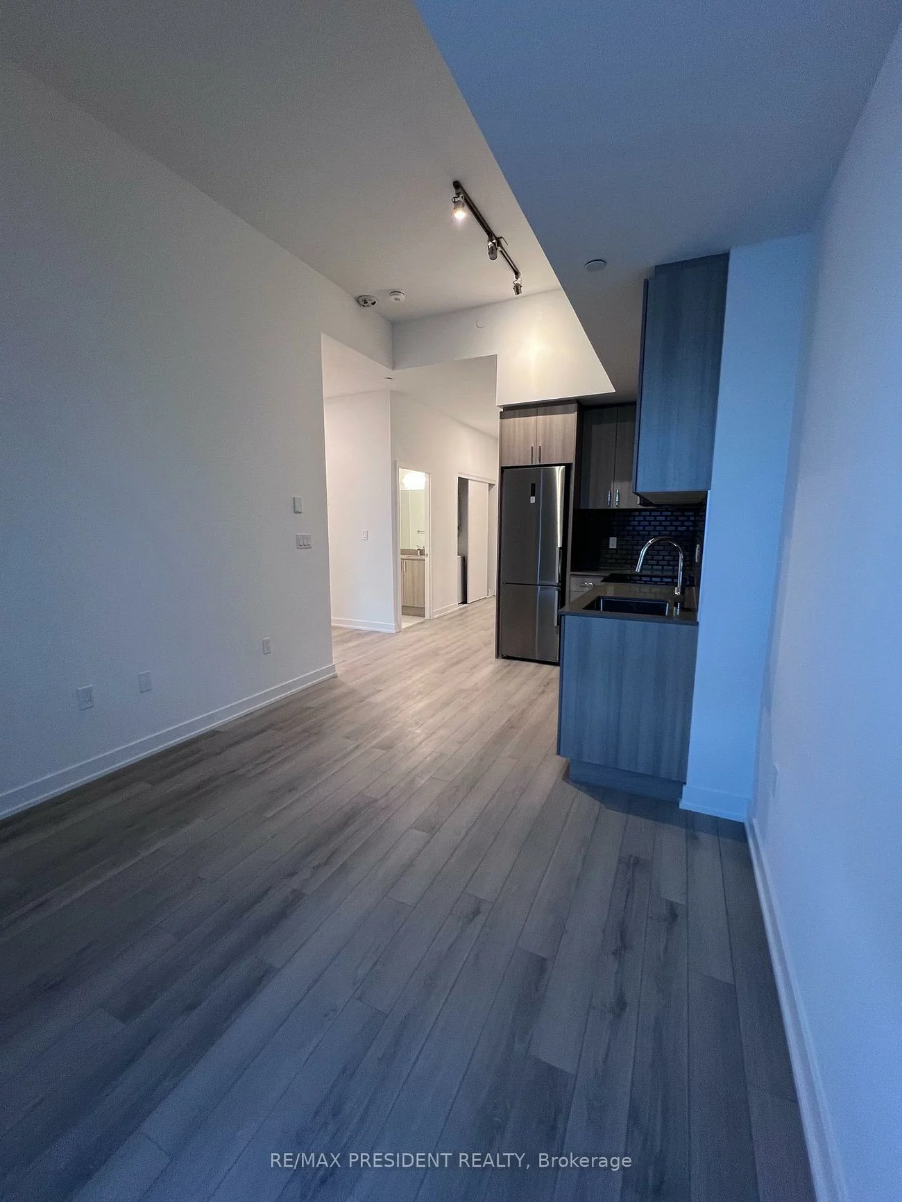 1005, Dundas, 1010 - JM Joshua Meadows, Oakville
