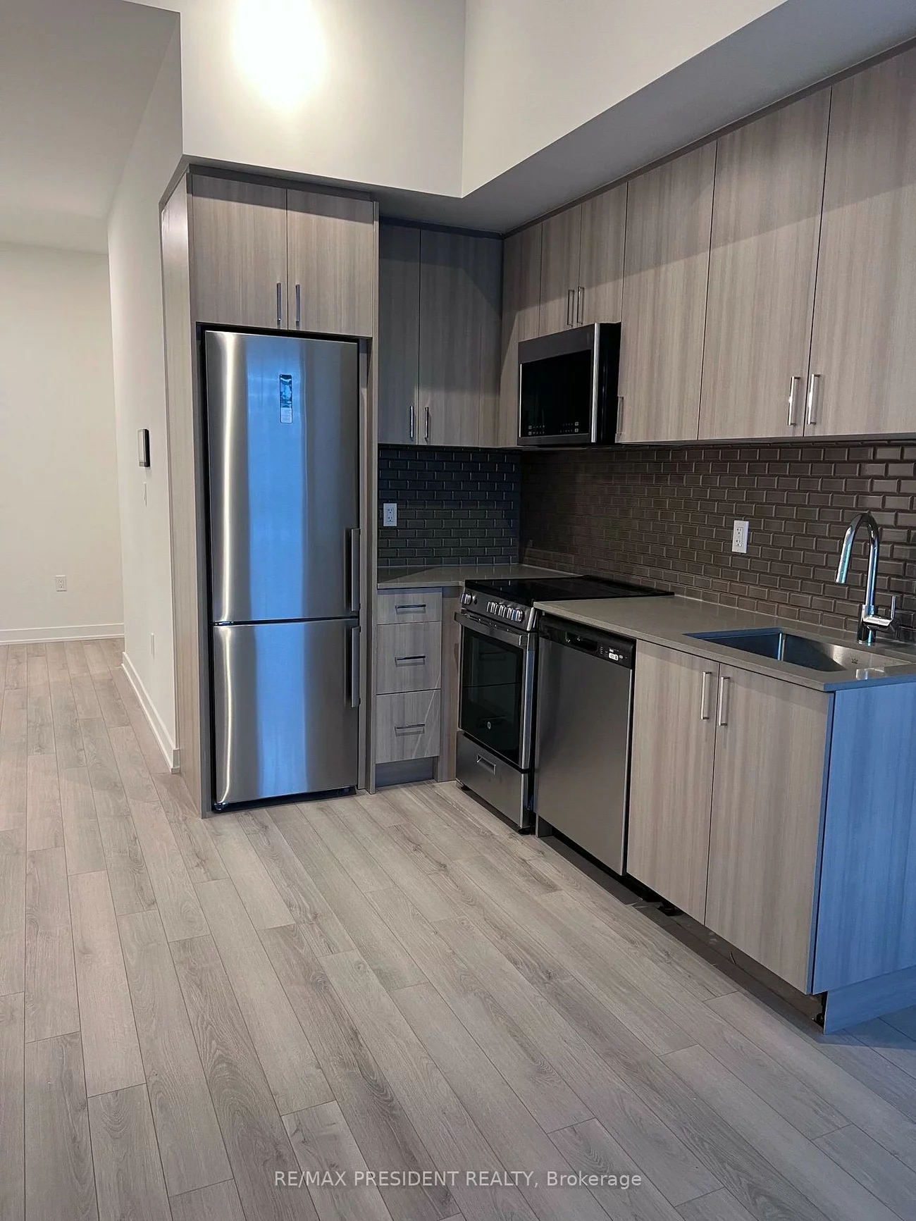 1005, Dundas, 1010 - JM Joshua Meadows, Oakville