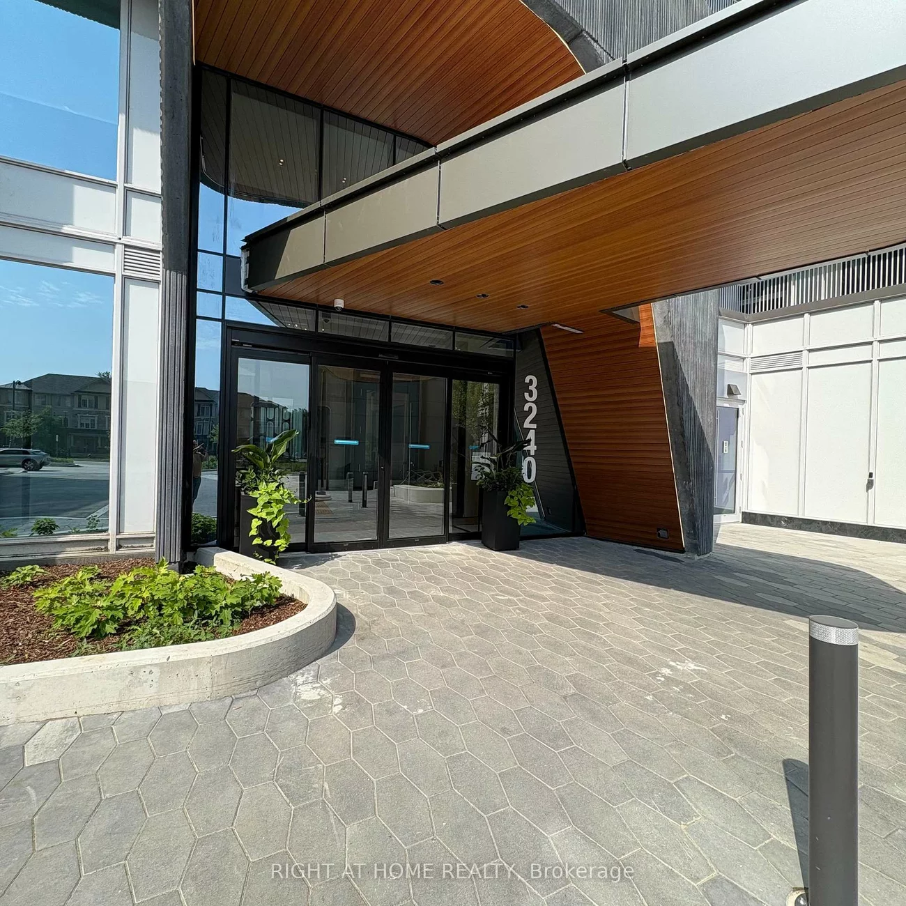 3240, William Coltson, 1010 - JM Joshua Meadows, Oakville