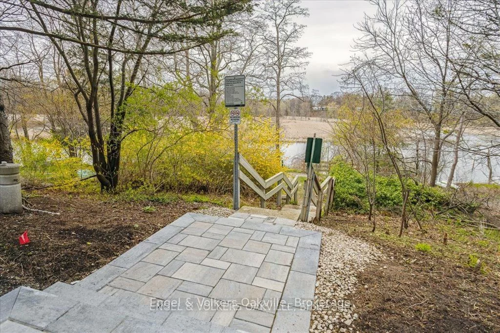 2511, Lakeshore, 1001 - BR Bronte, Oakville