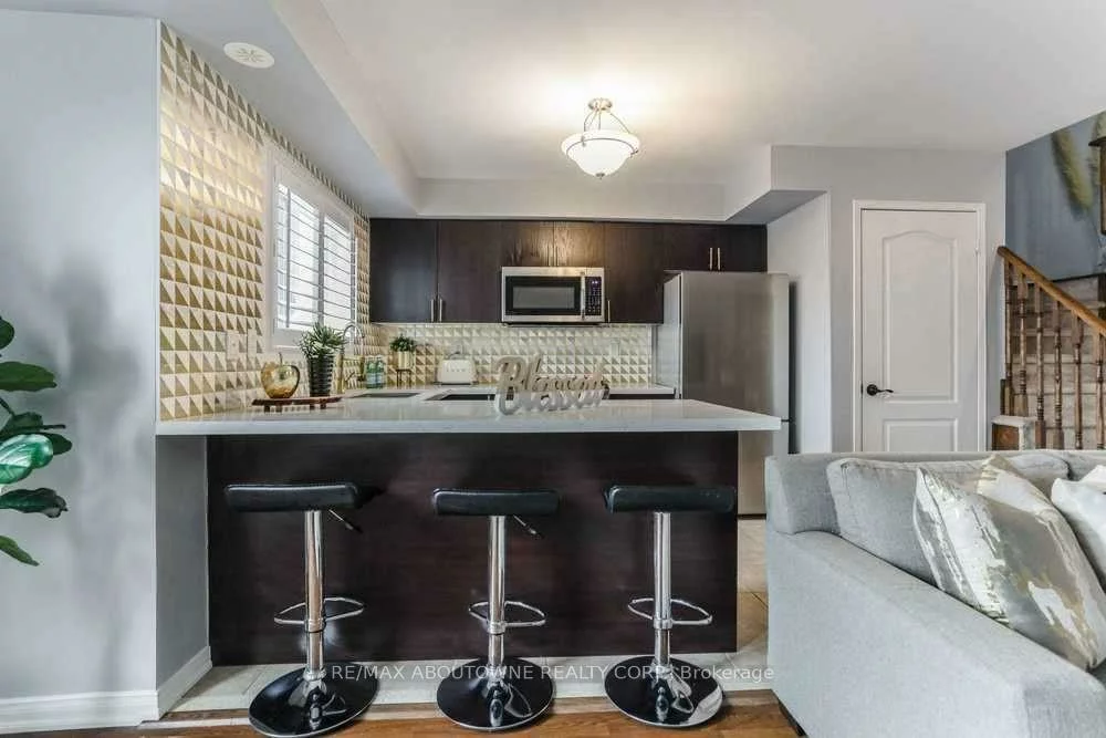 2579, Sixth, 1015 - RO River Oaks, Oakville