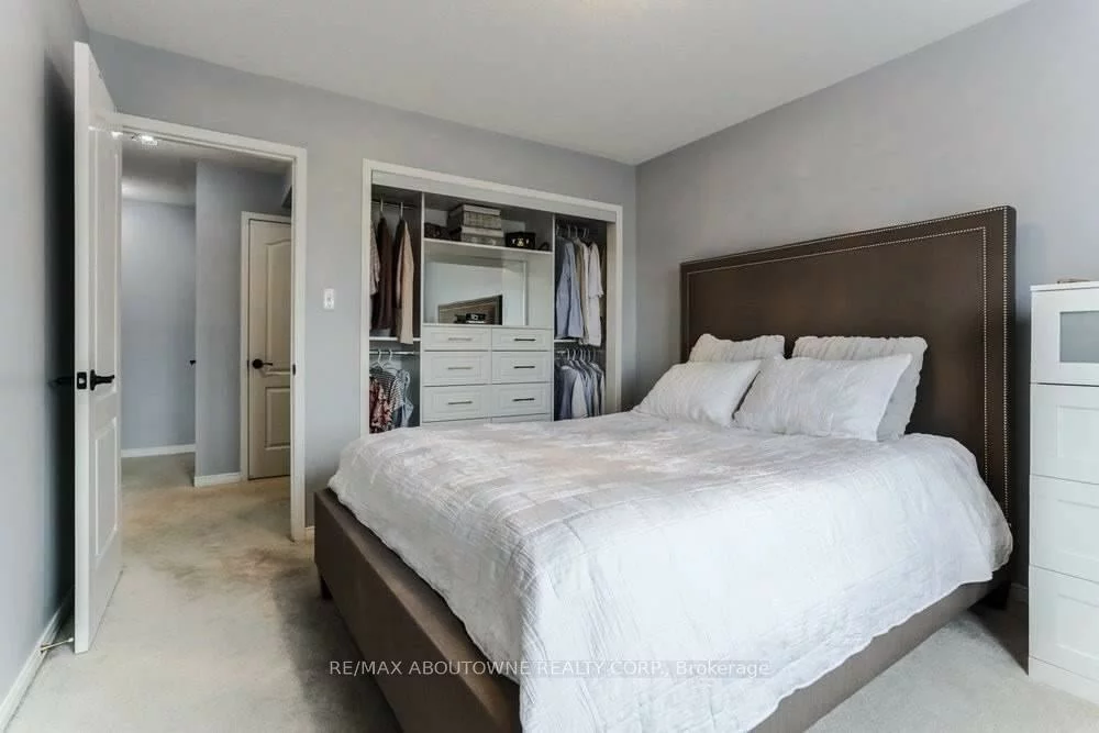 2579, Sixth, 1015 - RO River Oaks, Oakville