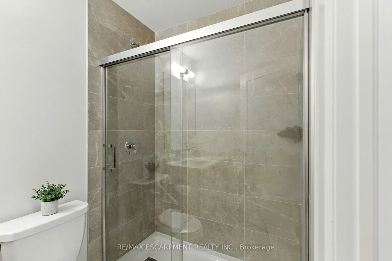 3240, William Coltson, 1010 - JM Joshua Meadows, Oakville