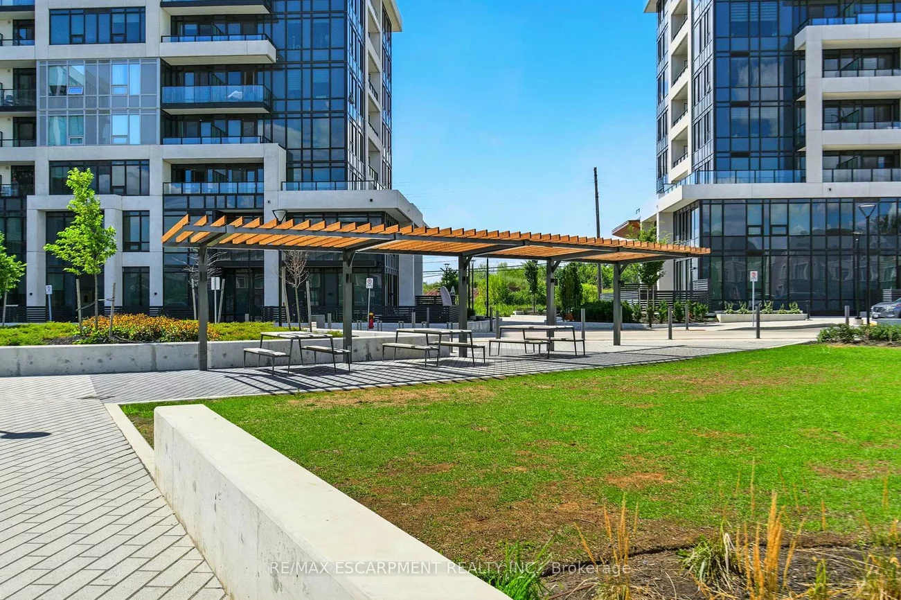 3240, William Coltson, 1010 - JM Joshua Meadows, Oakville