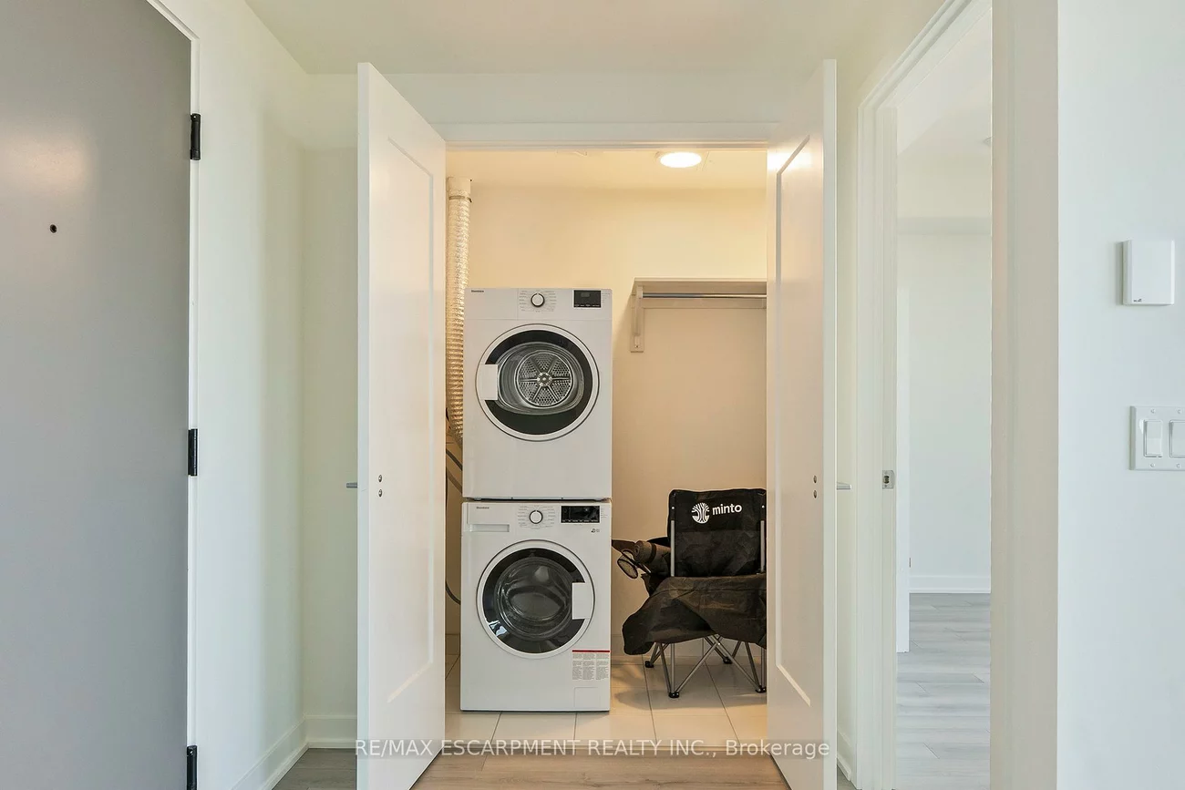 3079, Trafalgar, 1010 - JM Joshua Meadows, Oakville