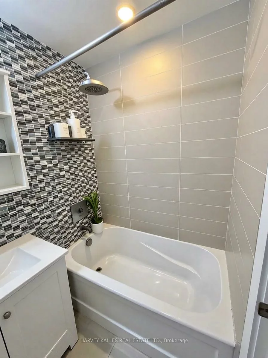 2470, Prince Michael, 1009 - JC Joshua Creek, Oakville