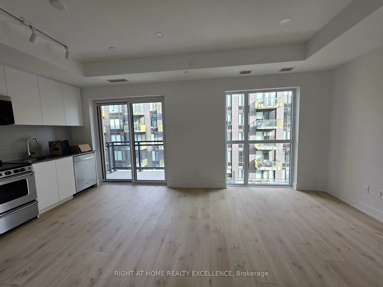 3008, WILLIAM CUTMORE, 1010 - JM Joshua Meadows, Oakville