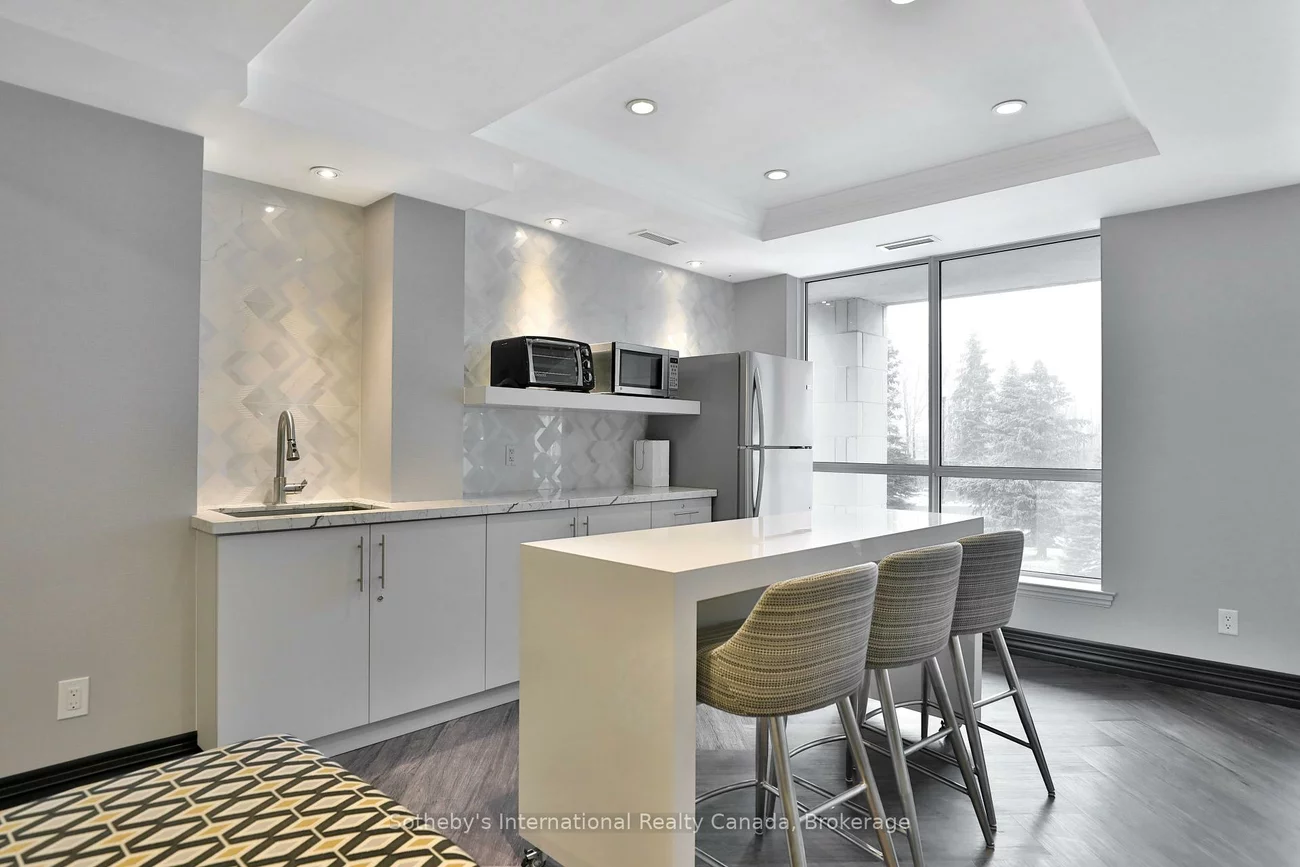 40, Old Mill, 1014 - QE Queen Elizabeth, Oakville