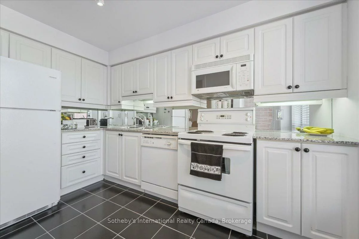 40, Old Mill, 1014 - QE Queen Elizabeth, Oakville