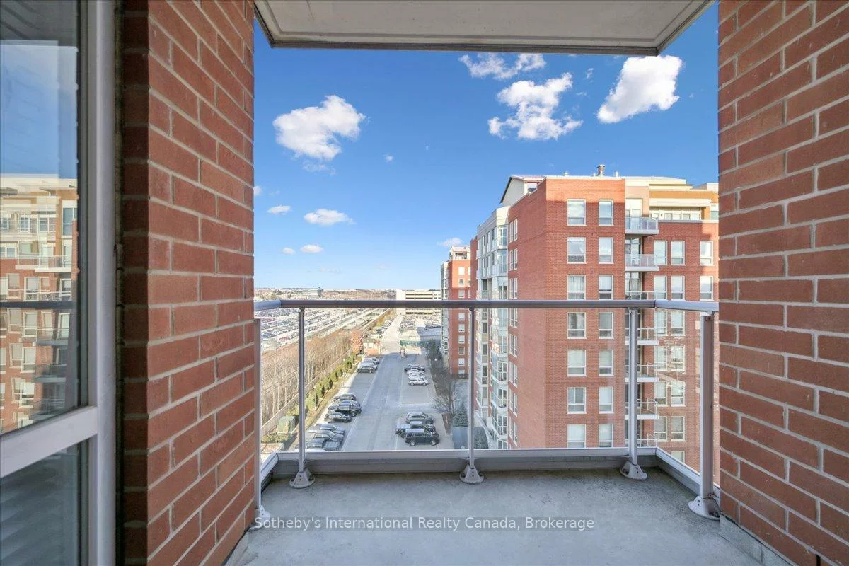 40, Old Mill, 1014 - QE Queen Elizabeth, Oakville