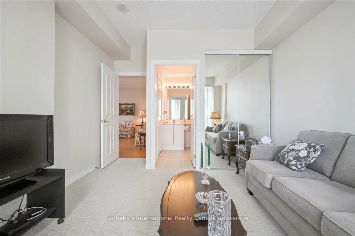 40, Old Mill, 1014 - QE Queen Elizabeth, Oakville