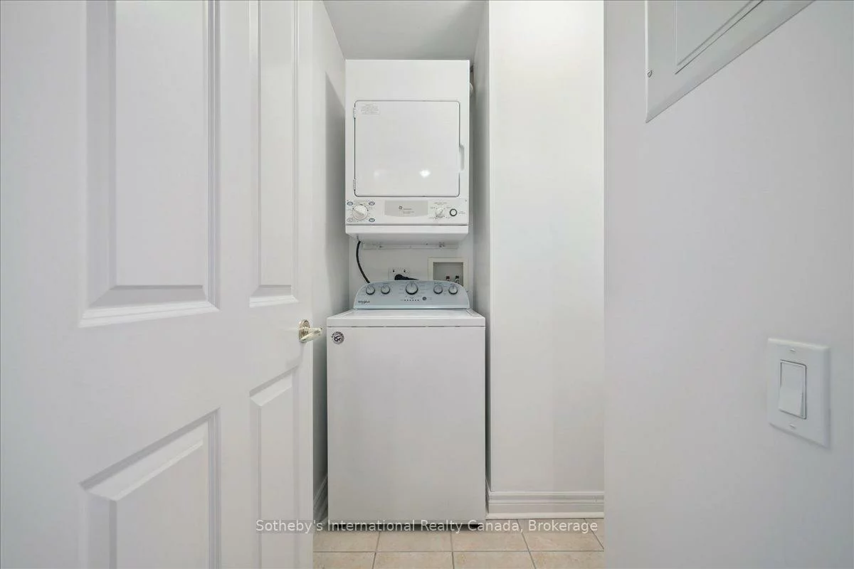 40, Old Mill, 1014 - QE Queen Elizabeth, Oakville