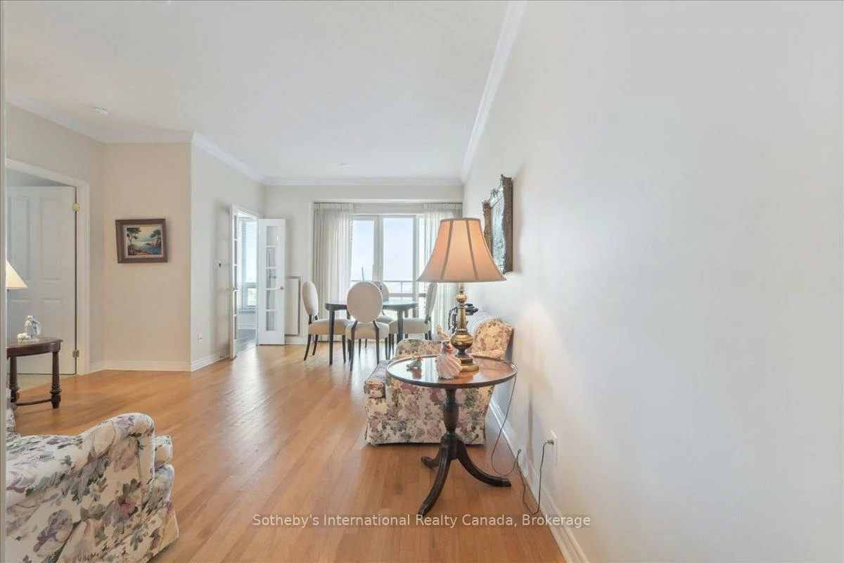 40, Old Mill, 1014 - QE Queen Elizabeth, Oakville