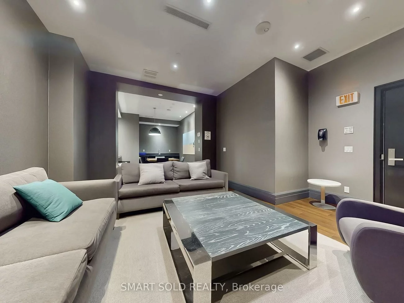 65, Speers, 1014 - QE Queen Elizabeth, Oakville