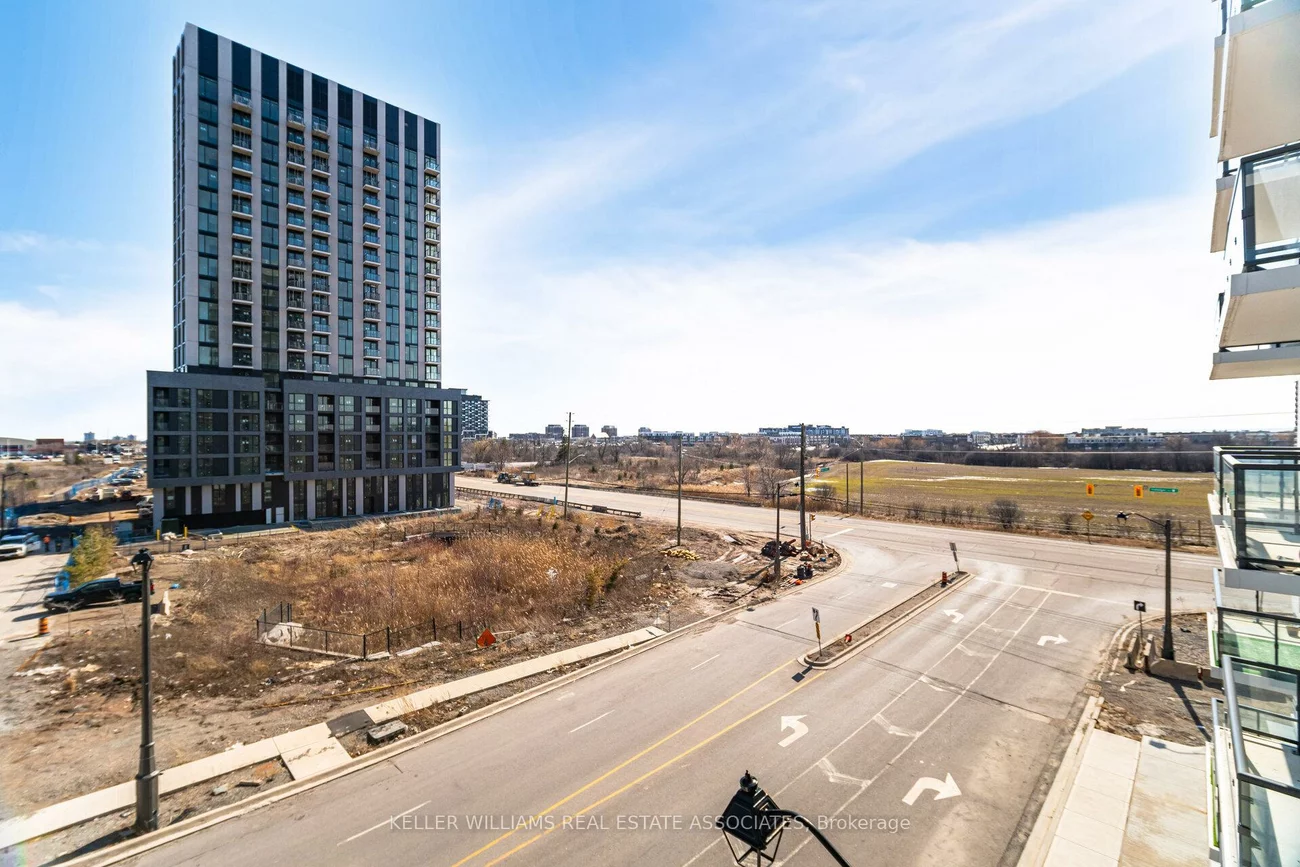 335, Wheat Boom, 1010 - JM Joshua Meadows, Oakville