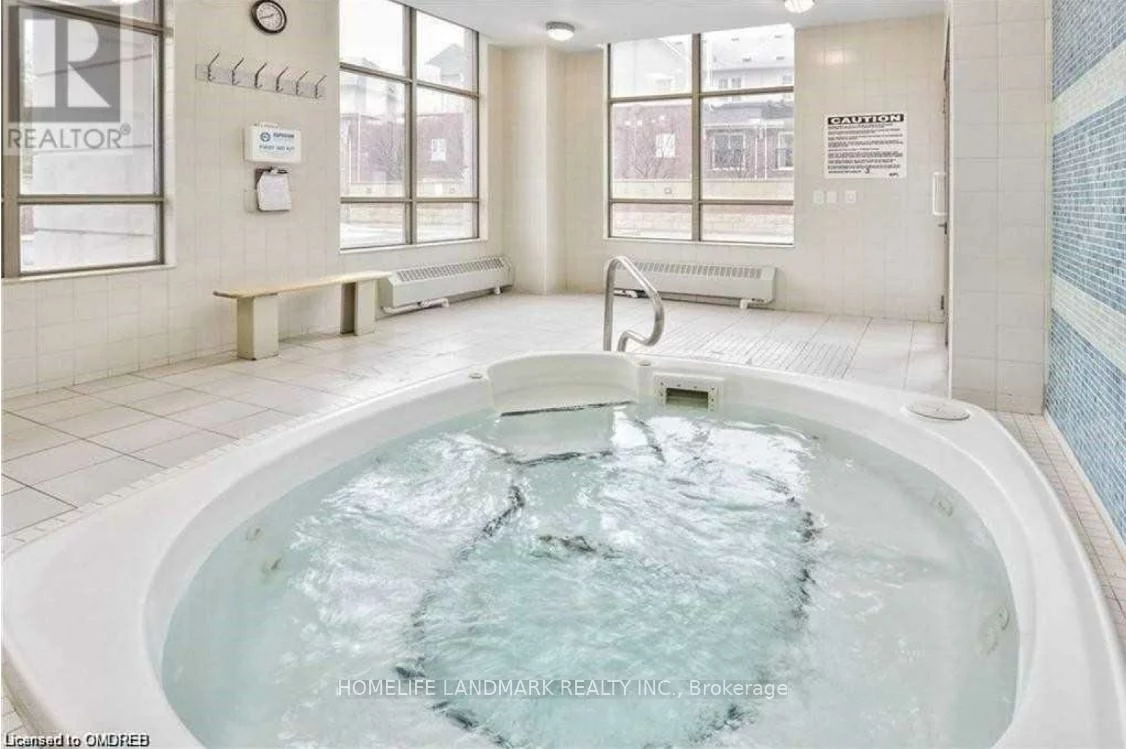 93, Georgian, 1015 - RO River Oaks, Oakville