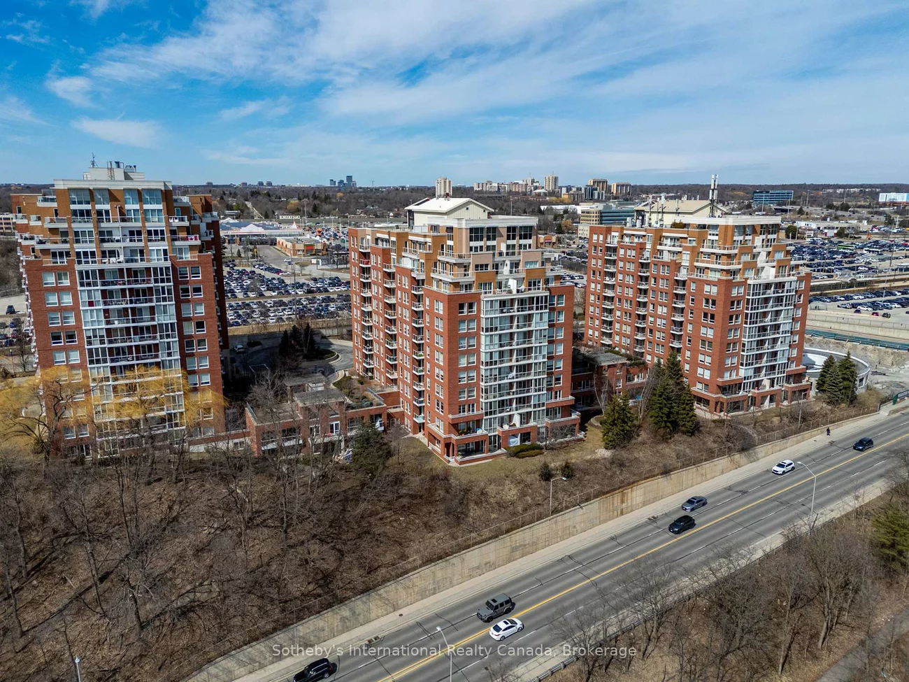 50, Old Mill, 1014 - QE Queen Elizabeth, Oakville