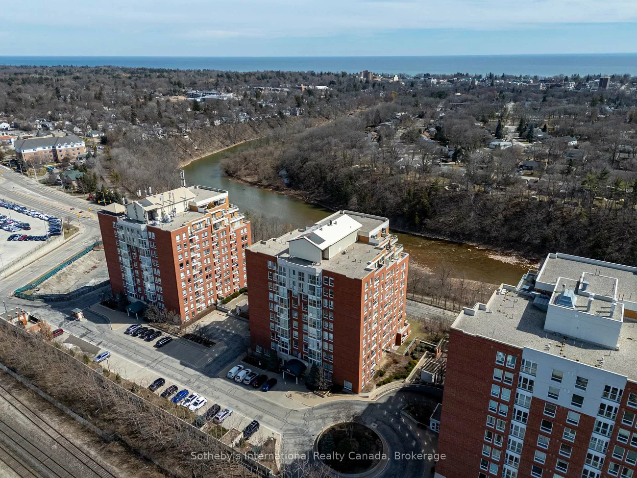50, Old Mill, 1014 - QE Queen Elizabeth, Oakville