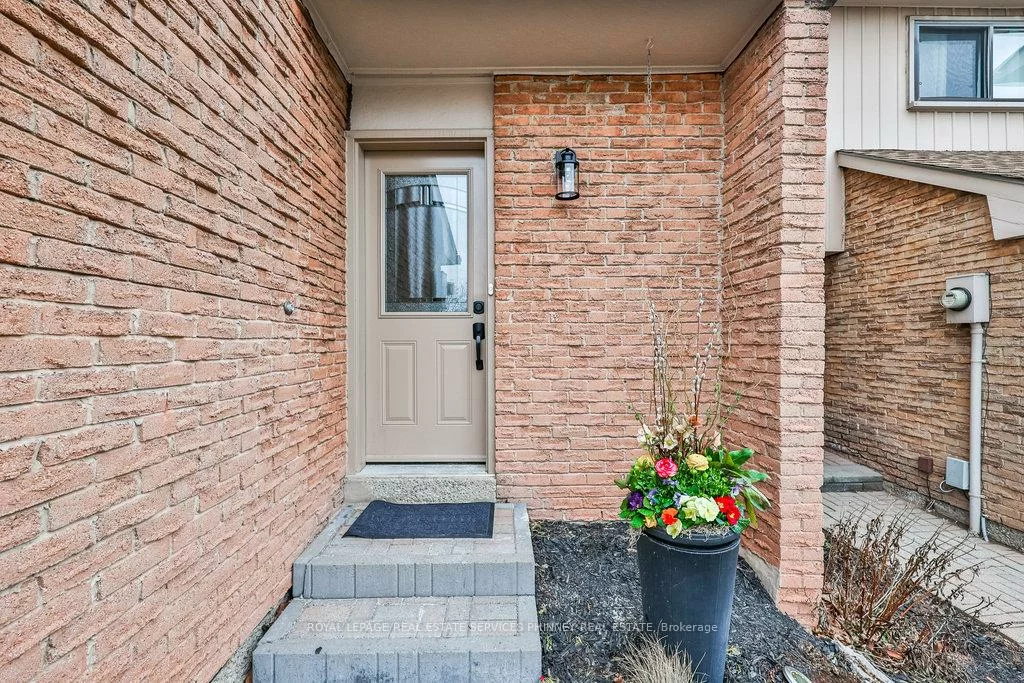 1558, Lancaster, 1005 - FA Falgarwood, Oakville