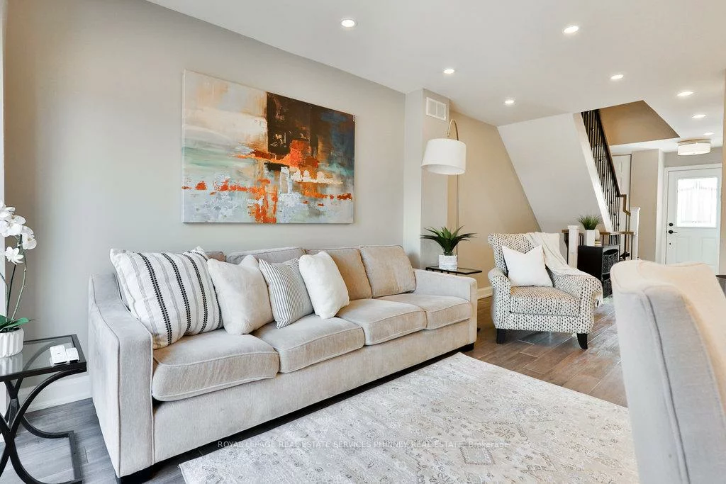 1558, Lancaster, 1005 - FA Falgarwood, Oakville