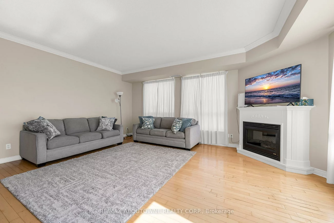 60, Old Mill, 1014 - QE Queen Elizabeth, Oakville