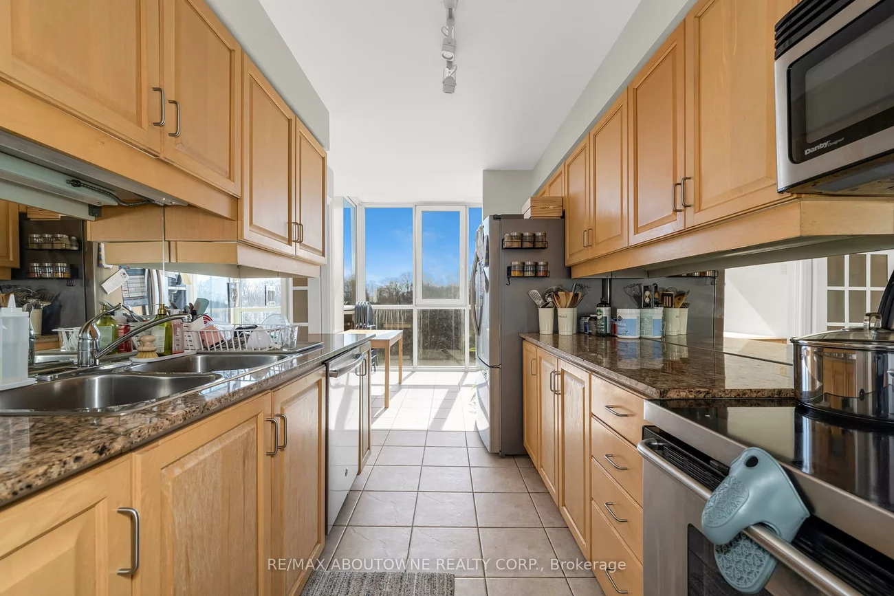 60, Old Mill, 1014 - QE Queen Elizabeth, Oakville