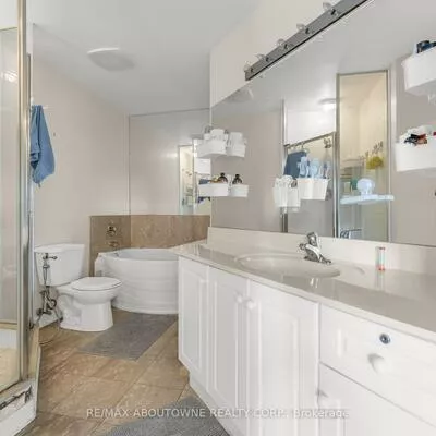 60, Old Mill, 1014 - QE Queen Elizabeth, Oakville