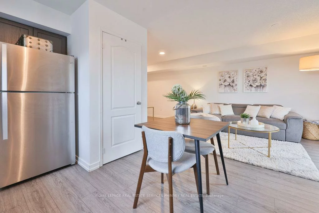 2500, Post, 1015 - RO River Oaks, Oakville
