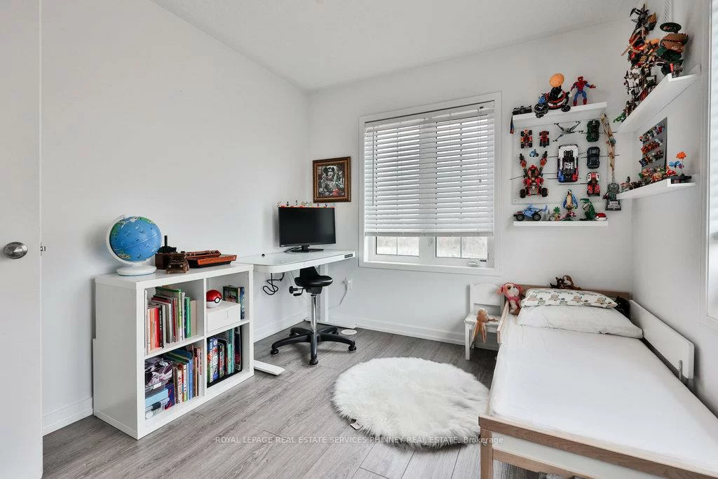 2500, Post, 1015 - RO River Oaks, Oakville