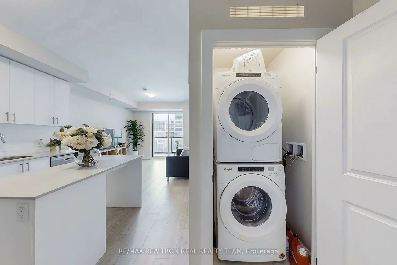 3220, William Coltson, 1010 - JM Joshua Meadows, Oakville