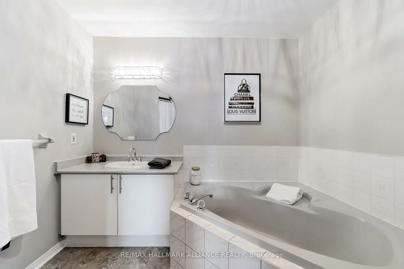 2350, Grand Ravine, 1015 - RO River Oaks, Oakville