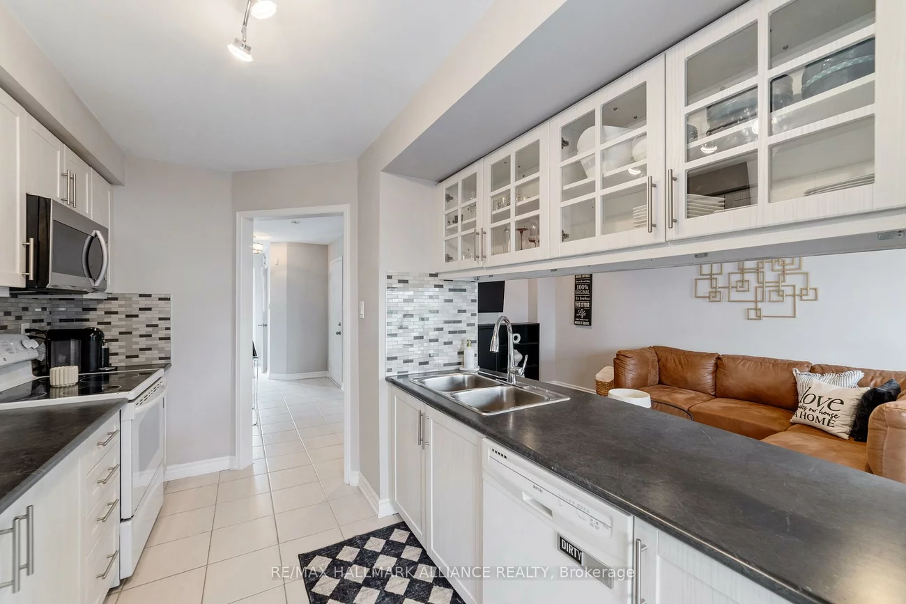 2350, Grand Ravine, 1015 - RO River Oaks, Oakville