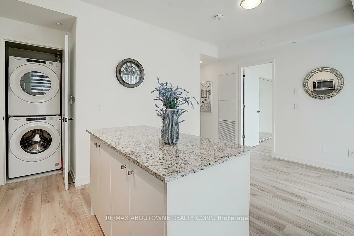 335, Wheat Boom, 1010 - JM Joshua Meadows, Oakville