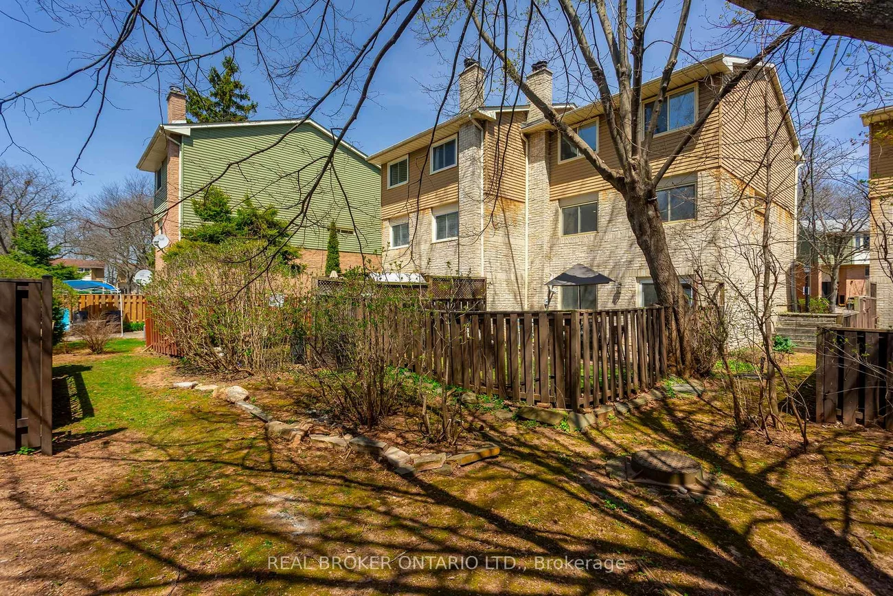 1135, McCraney, 1003 - CP College Park, Oakville
