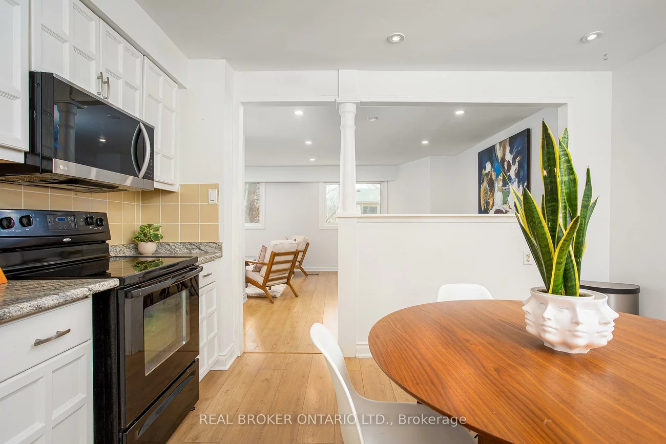 1135, McCraney, 1003 - CP College Park, Oakville