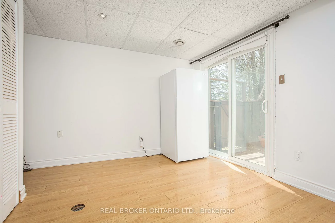 1135, McCraney, 1003 - CP College Park, Oakville