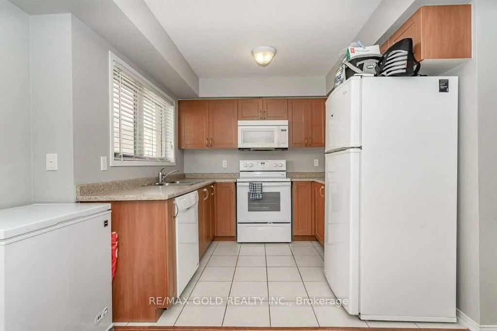 2468, Post, 1015 - RO River Oaks, Oakville