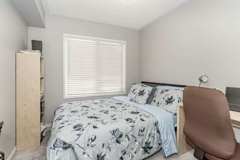 2468, Post, 1015 - RO River Oaks, Oakville