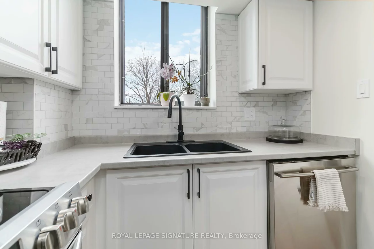 1230, Marlborough, 1003 - CP College Park, Oakville