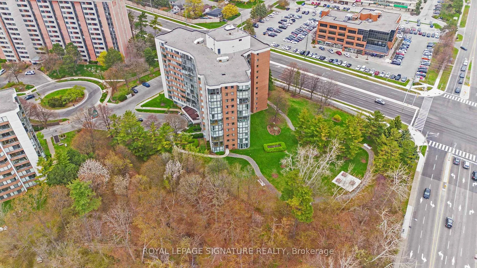 1230, Marlborough, 1003 - CP College Park, Oakville